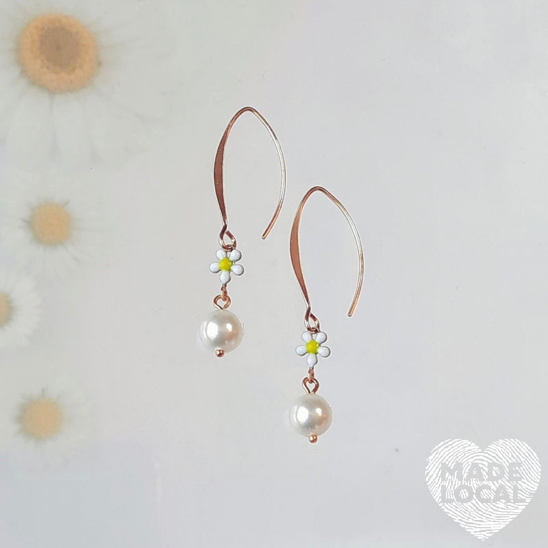 Daisy Chain & Pearl Earrings